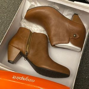 New Easy Spirit Anti-Gravity Booties 7M